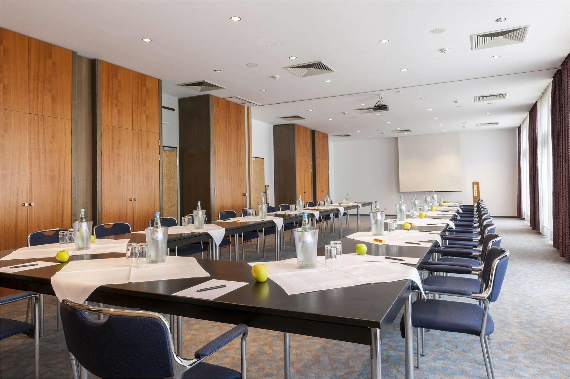 Tryp By Wyndham Hotell Stadtoldendorf Eksteriør bilde